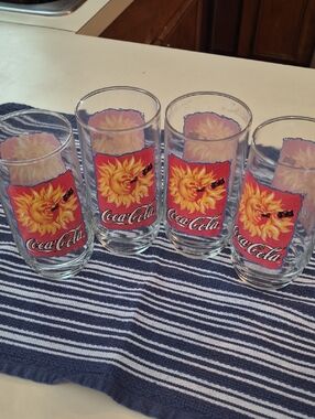 Vintage Set Of 4 Coca-Cola Red & Yellow Sunburst Logo Drinking Glasses